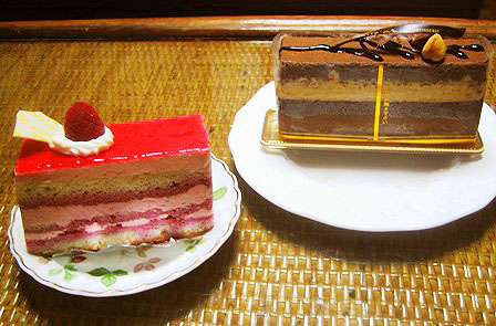 層が美しいケーキ２品