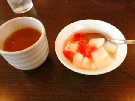 ジャスミン茶とトマト入り杏仁豆腐